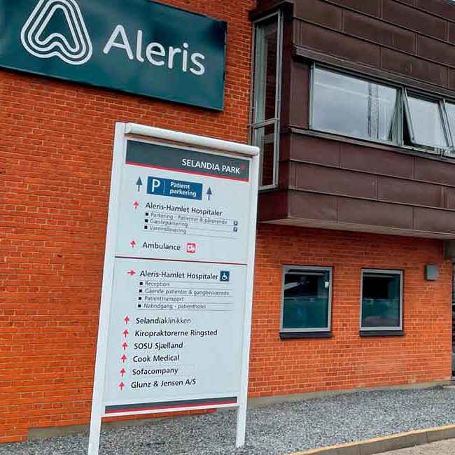 Indgangen til Aleris Ringsted.