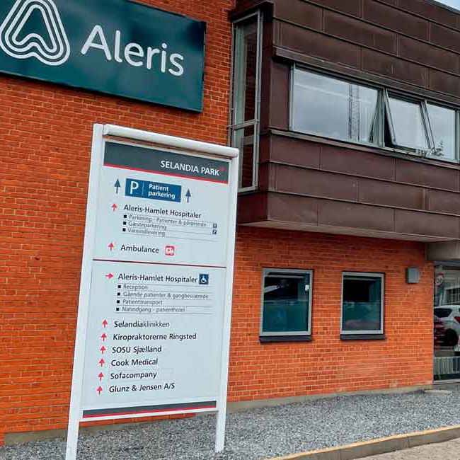 Indgangen til Aleris Ringsted.