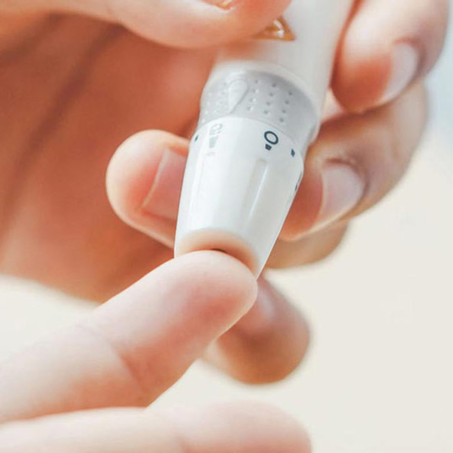 Patient testes for medicinske sygdomme.