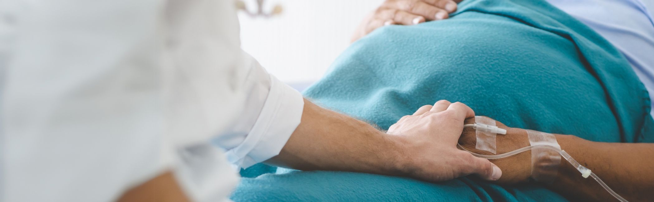 Patient og læge efter overvægtsoperation på Aleris.