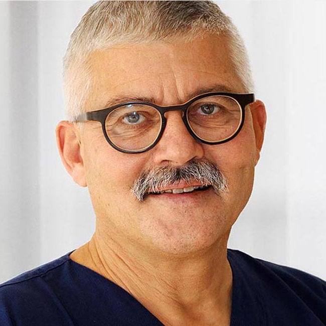 Hans Kristian Pilegaard specialist i operation af tragtbryst hos Aleris Hospitaler.